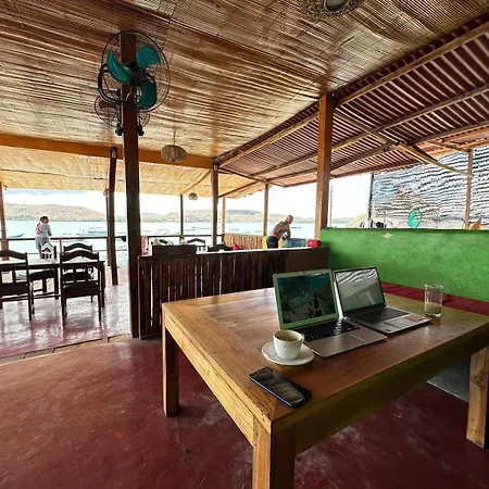 Aussy Skin Surf Cafe And Home Stay Bumbang Exterior foto