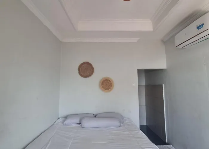 Aussy Skin Surf Cafe And Home Stay