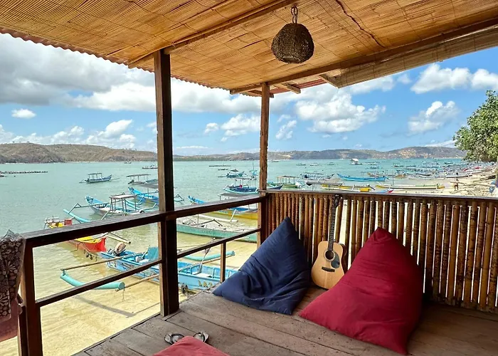 Aussy Skin Surf Cafe And Home Stay