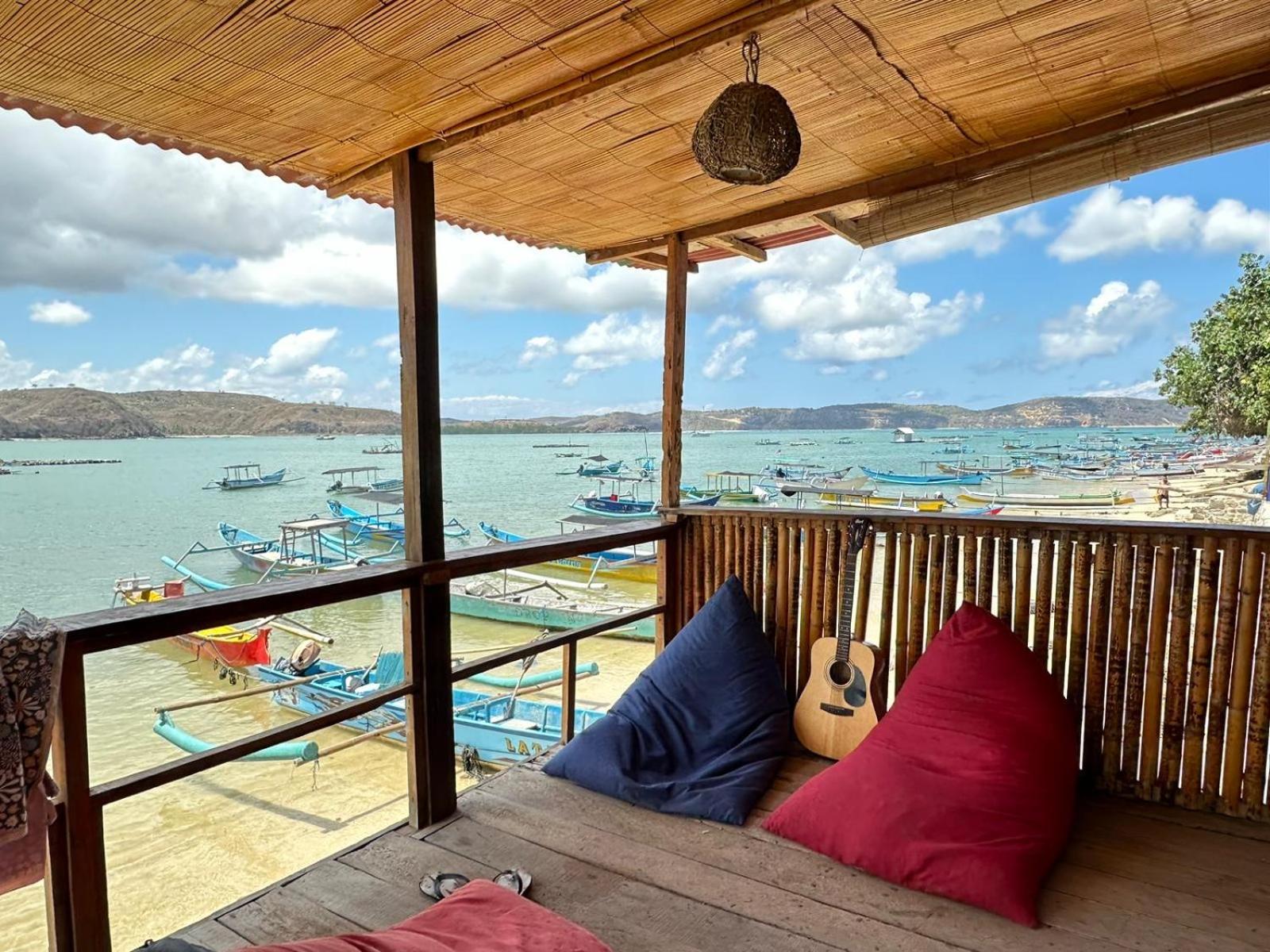 Aussy Skin Surf Cafe And